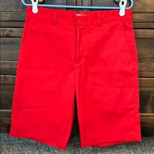 mens red golf shorts